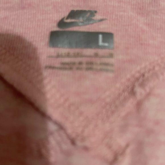 COPY - Nike light pink v neck long sleeve work out/ everyday wear top Size L - Picture 2 of 3